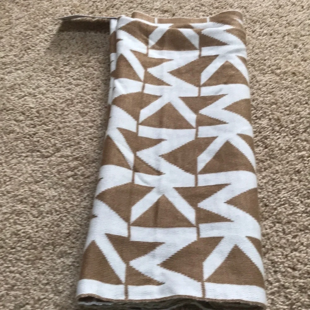 NWT! MICHAEL Michael Kors O/S infinity scarf
